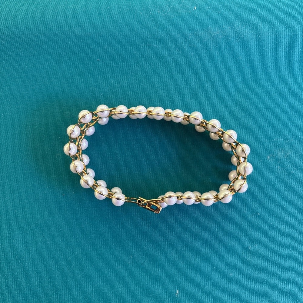 Vintage Avon Faux Pearl Gold Tone Double Row Chain Bracelet 7 1/2 Inches Long - Picture 6 of 10
